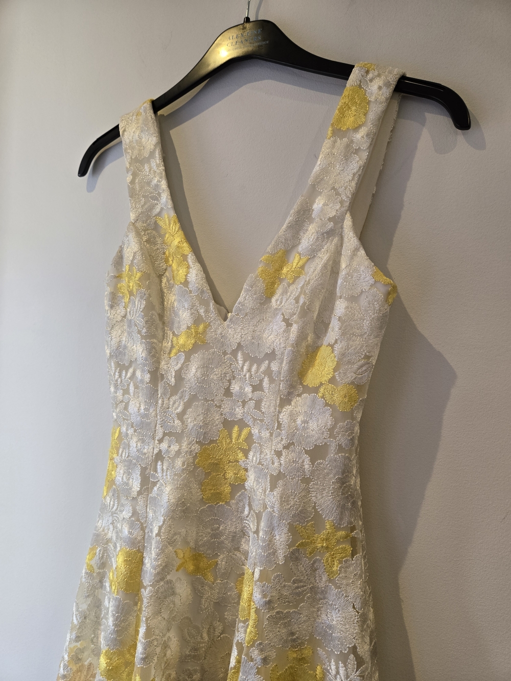 Dress the Population White and Yellow Floral Lace V-Neck Fit & Flare Midi Dress - Picture 4 of 12